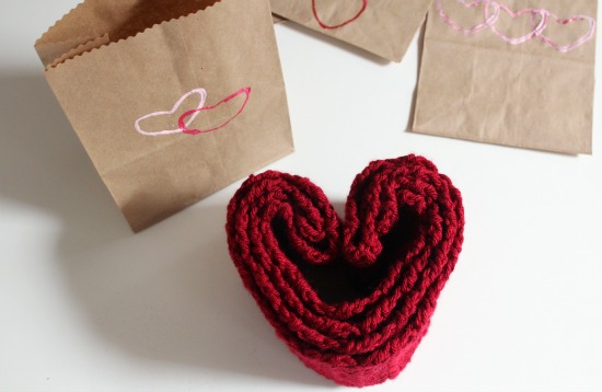 https://makeandtakes.com/wp-content/uploads/Crochet-Scarf-Valentines-Day-Gift-makeandtakes.com_.jpg