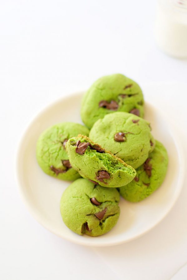 Green Mint Chocolate Chip Cookies - Make And Takes