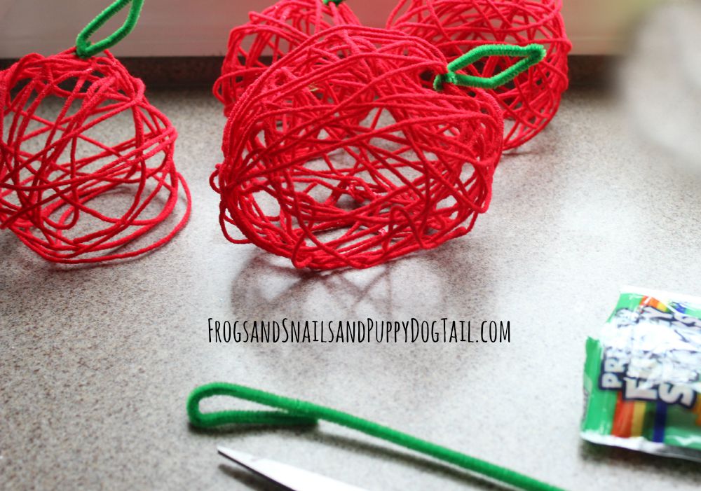 15 Apple Yarn Projects to Make Make and Takes