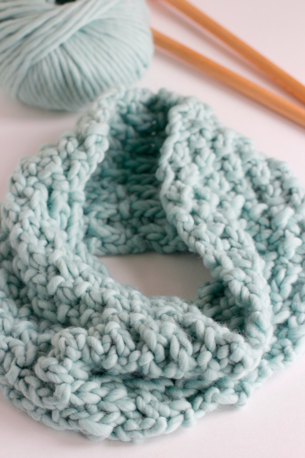 Learning to Knit Like a Champ - Make and Takes