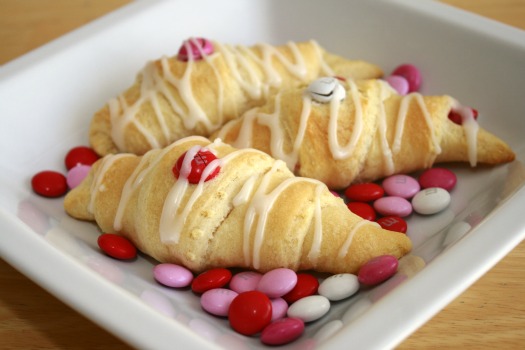 https://makeandtakes.com/wp-content/uploads/MM-Crescent-Rolls-1.jpg