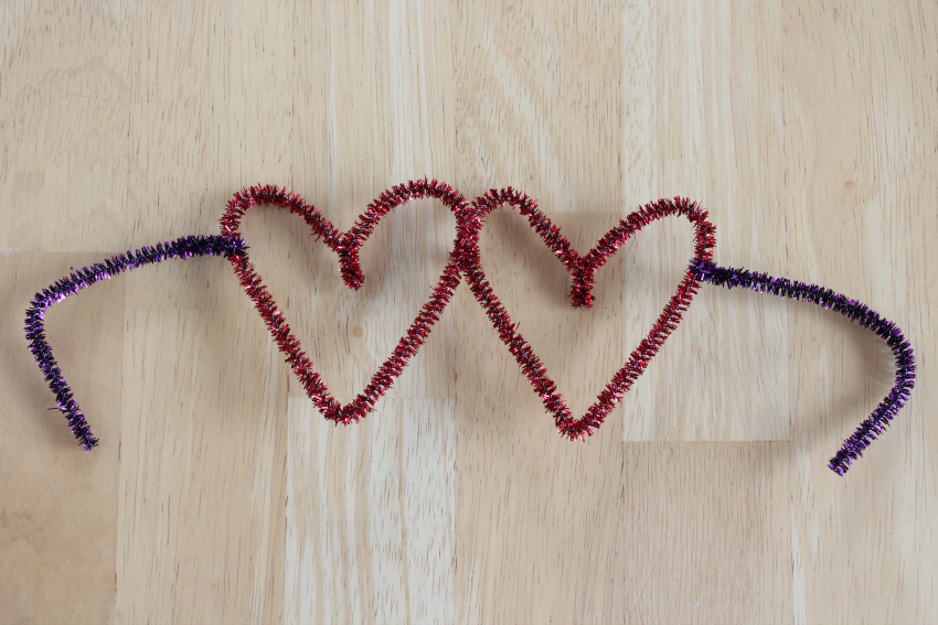 Make Valentines Easy with these 5 Pipe Cleaner Hearts Make and Takes