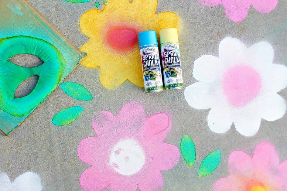 Get Outdoors This Summer With Spray Chalk Make and Takes