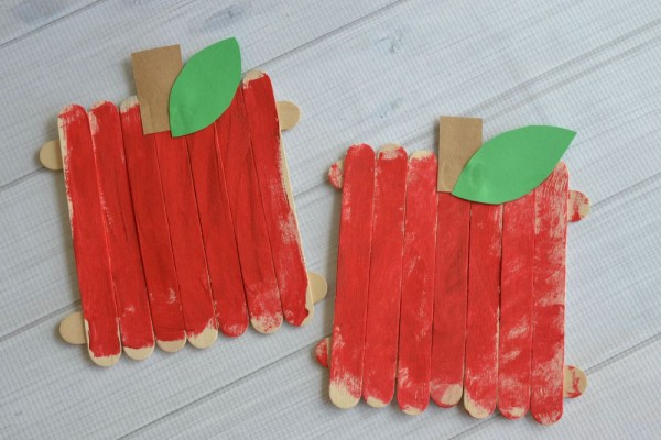 15 Sweet Apple Crafts for Kids to Make - Make and Takes
