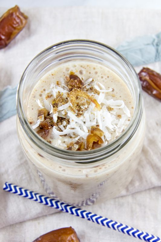 Make This Banana and Date Smoothie Make and Takes