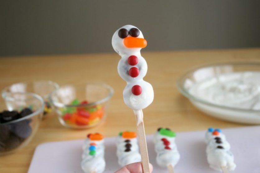 Mini Snowman Dipped Cookies