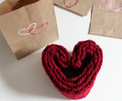 Crochet Scarf Valentine's Day Gift makeandtakes.com