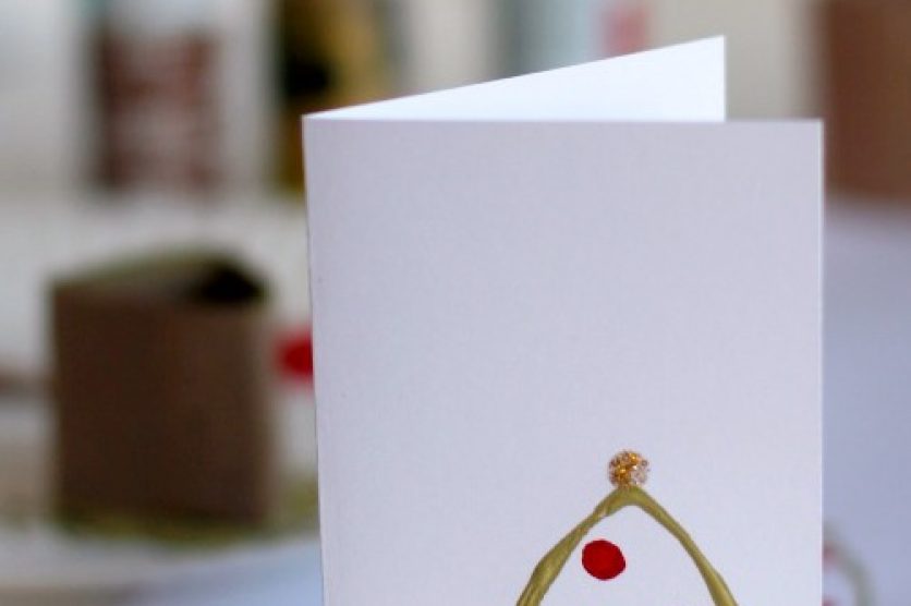 Holiday Trees with Paper Tubes @makeandtakes.com