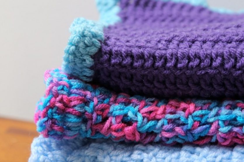 Crochet Baby Blanket by lisettewoltermckinley.com for @makeandtakes.com