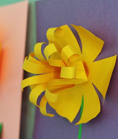 paper-daffodils-center-closeup