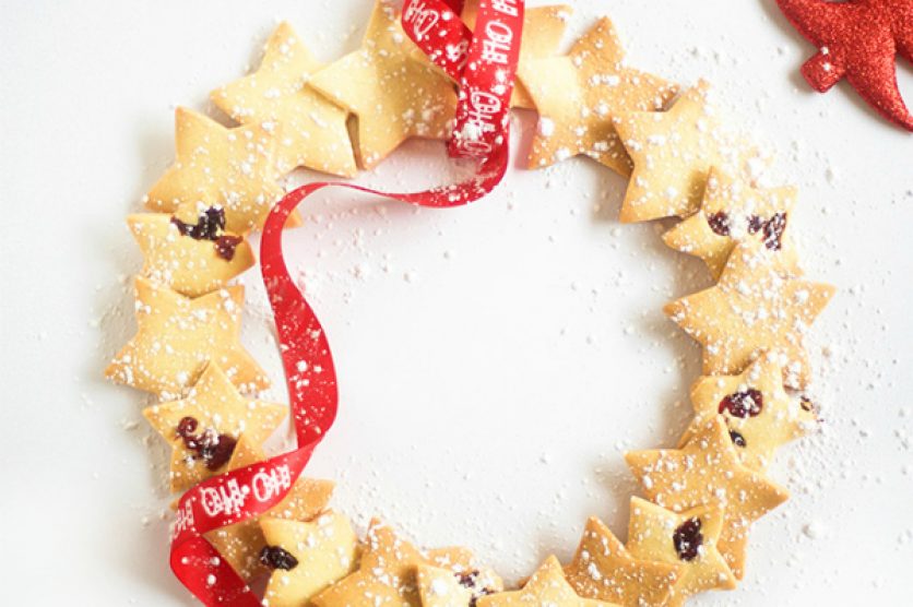 make-a-christmas-shortbread-star-wreath