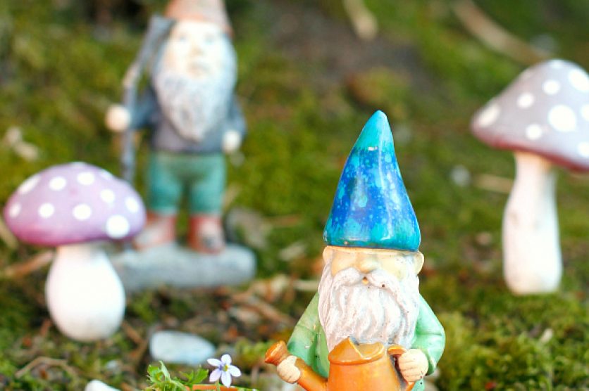 Make-Gnome-and-Fairy-Garden-Flower-Pots