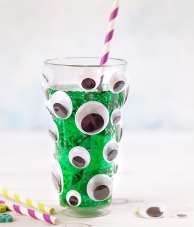 Googly Eye Juice Glasses for Halloween - quick and Mess-Free, these glasses are perfect for serving drinks or as party favors in your next Halloween party!