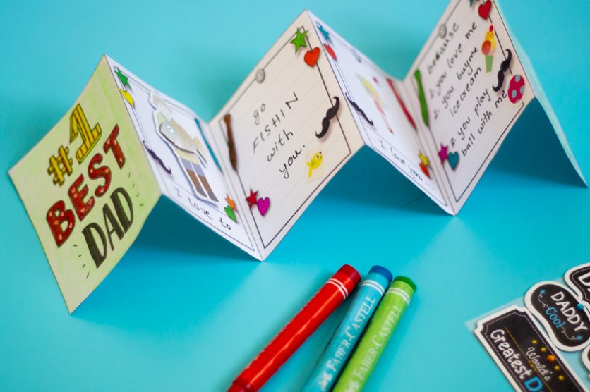 Show dad or granddad how awesome he is by making him a personalized Zig-Zag Mini Book for Father’s Day!