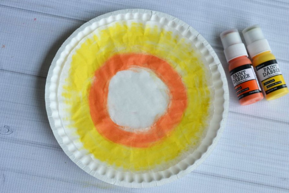 Coffee Filter Candy Corn Craft - Make and Takes