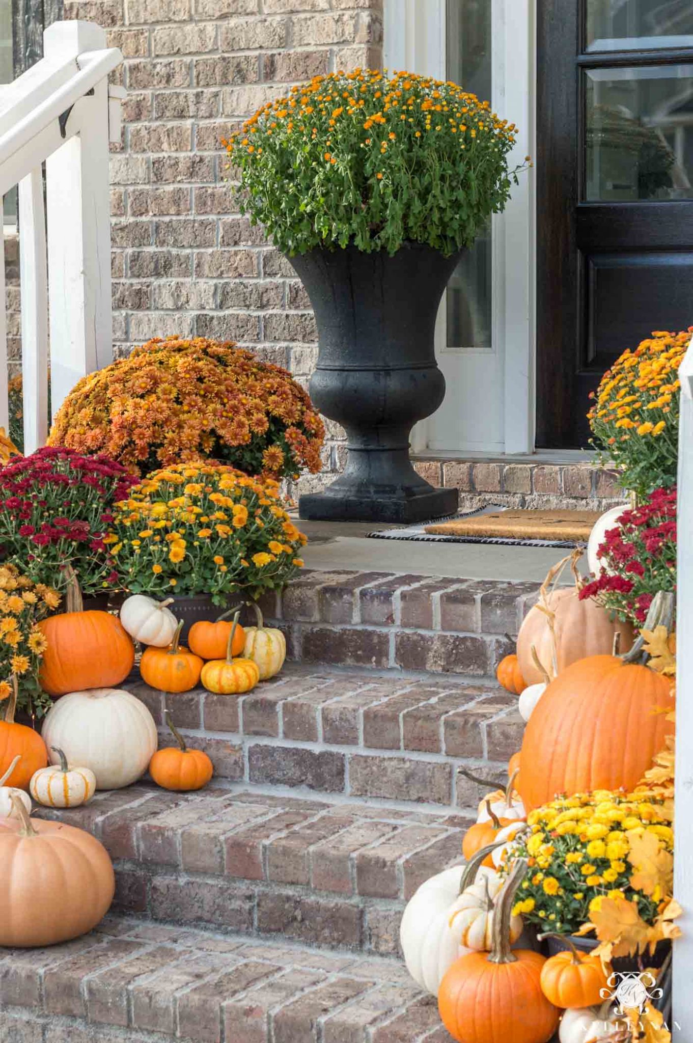 9 Ideas for Fall Front Porch Decor - Make and Takes