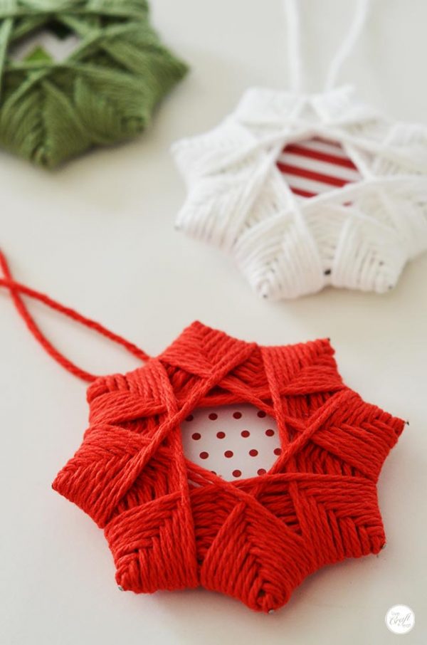 9 DIY Yarn Ornaments to Adorn Your Christmas Tree - Make and Takes