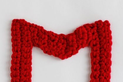 Crochet Pattern for Alphabet Letters @makeandtakes.com #crochetaday