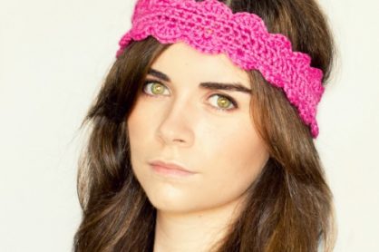 Crochet Scalloped Headband Pattern by hopefulhoney.com @makeandtakes.com