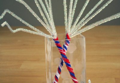 4th-of-July-Pipe-Cleaner-Sparklers to make