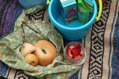 Breakfast picnic for kids (packed in buckets!)