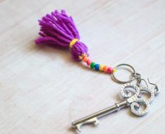 Yarn-Tassell-Keychain-Kids-Craft
