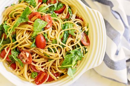 Spaghetti with Tomatoes and Arugula