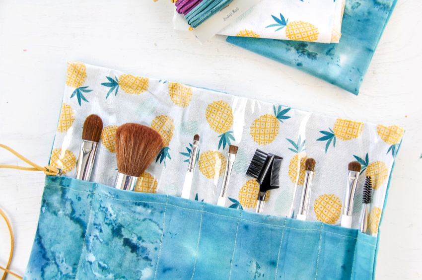 DIY Makeup Brush Roll - For Travel or Organization