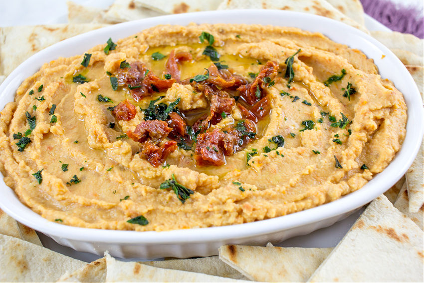 homemade sundried tomato hummus