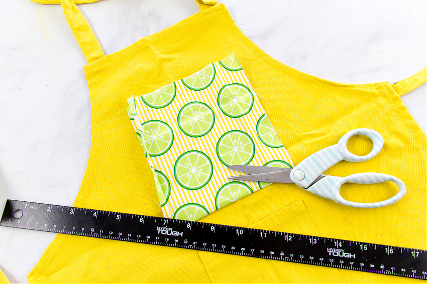 instructions for decorating an apron for kids