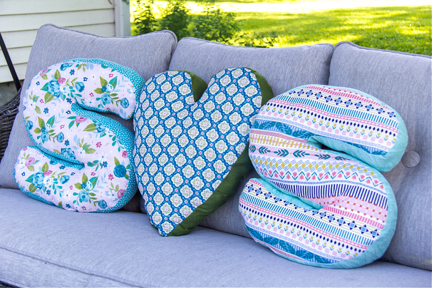 How To Make A Diy Letter Pillow And Takes - Diy Pillows