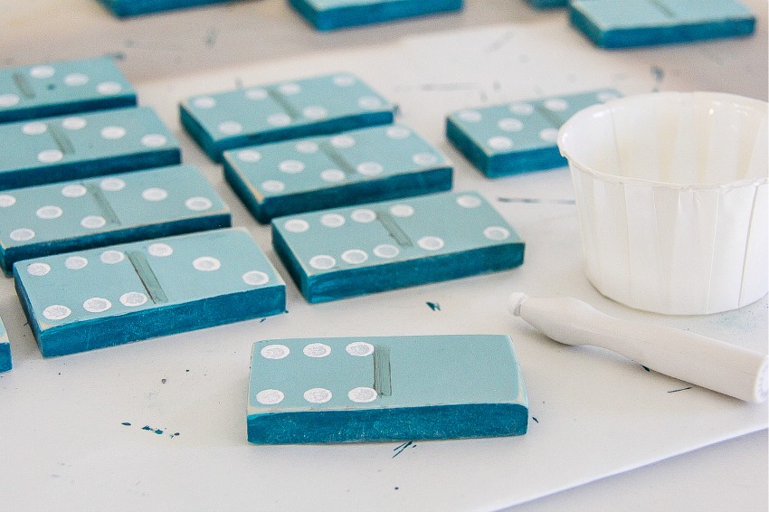 how to put perfect dots on dominoes with paint