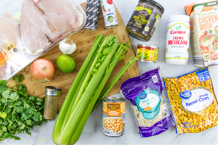 ingredients to make green chicken chili