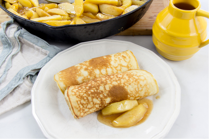 pancakes rolled around apple compote