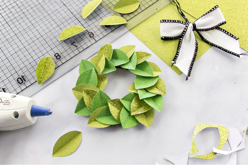 Making Wreath Gift Toppers - Say Yes