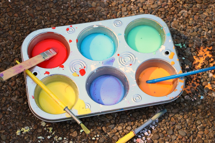 How to Make DIY Washable Sidewalk Chalk Paint - Summer Fun
