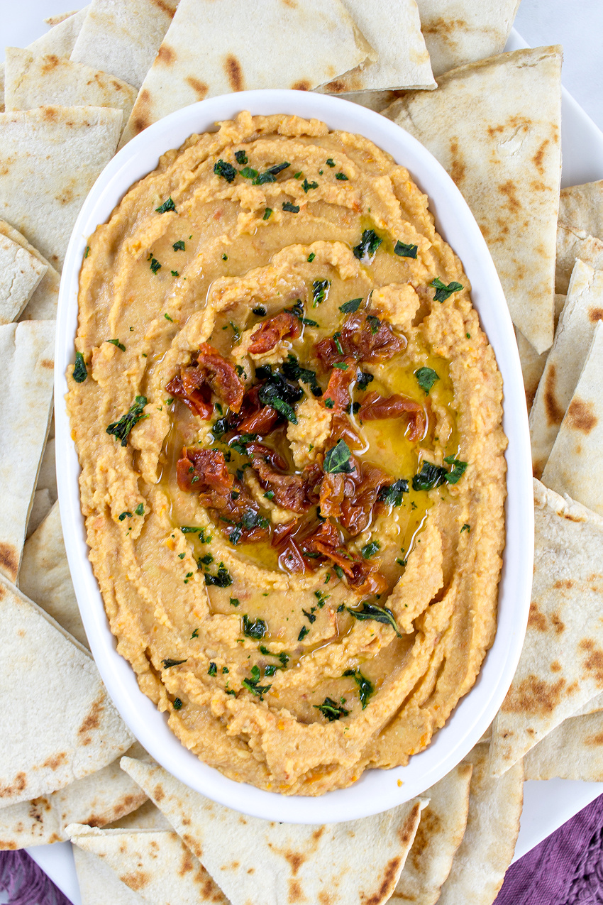 sundried tomato hummus with pita bread