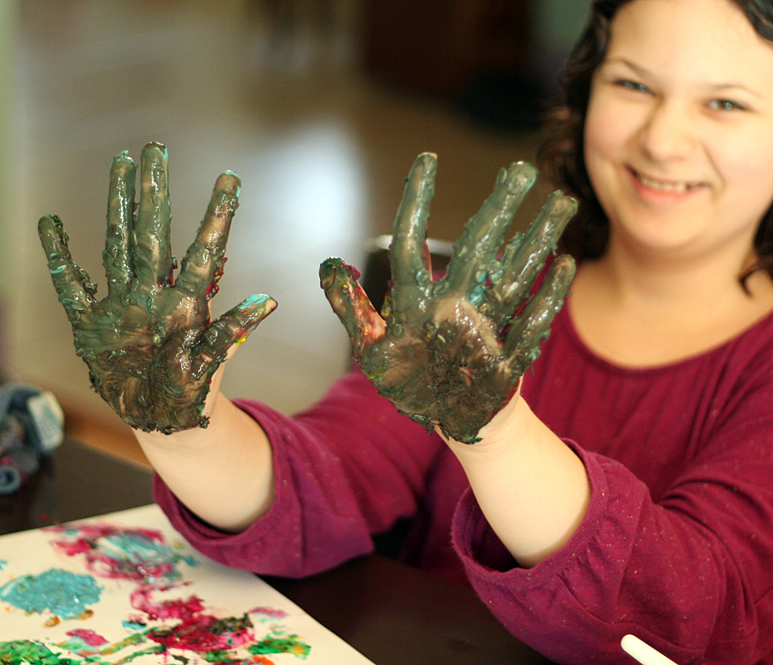 4 fingers painting. Today we gonna finger Paint.